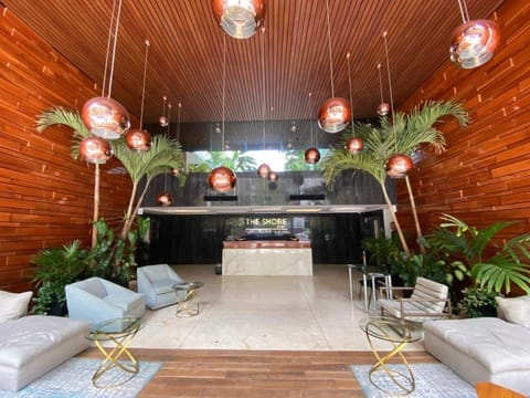 En el sitio,Lobby o Recepción,Alrededores,Área y comodidades,Detalle decorativo,Punto de referencia cerca,Ubicación,Vista del punto de referencia