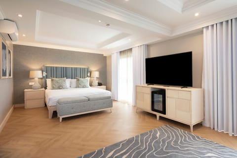 Suite | Free WiFi, bed sheets