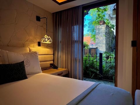 Basic Double Room | In-room safe, individually decorated, iron/ironing board, free WiFi