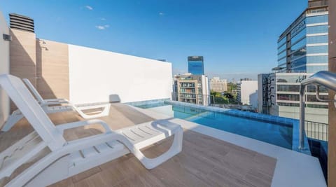 Building rooftop pool