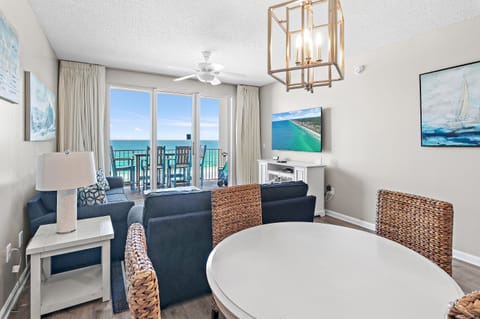 Majestic Sun B512 has a Spacious living area with plenty of seating, Gulf views, 55" Smart TV with easy access to Roku, Prime TV, Netflix, and more!