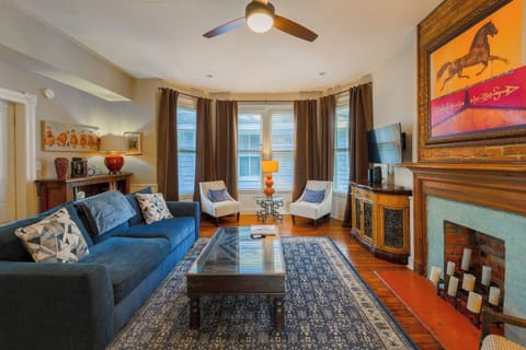 Welcome to the Historic Emerald Gem! Warm, inviting, historic feeling, and very comfortable, so you all feel at home during your stay. All original hardwoods throughout. 
