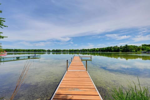 Rosholt Vacation Rental | 2BR | 2BA | 850 Sq Ft | 2 Steps to Enter