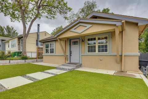 Colorado Springs Vacation Rental | 2BR | 1BA | 900 Sq Ft