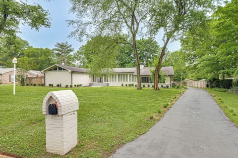 Murfreesboro Vacation Rental | 5BR | 3BA | 3,400 Sq Ft | Stairs Required