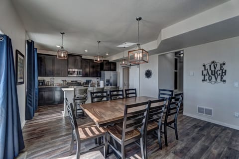 Spacious open floor plan with seating for 11 guests.  Full kitchen with new appliances, cookware, and utensils.  Lots of counter and pantry space for your use!