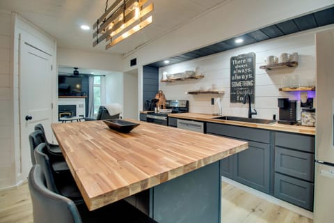 House (2 Bedrooms) | Front of property
