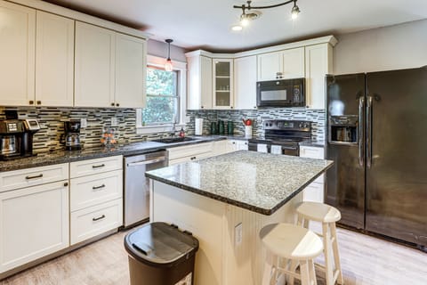 House (4 Bedrooms) | Interior