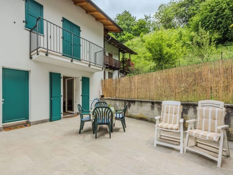 Porch, Balcony, Outdoor Furniture, Fence, Shade, Yard, Houseplant, Wood Stain, Backyard, Eco Hotel