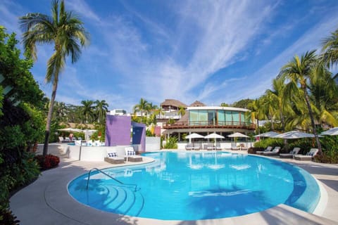 En el sitio,Alrededores,Area de estar,Área y comodidades,Fachada / Terraza,Hora del día,Piscina,Punto de referencia cerca,Ubicación,Vista (de la propiedad / habitación),Vista del punto de referencia