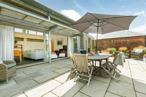 Garden House Eco barn  Private Courtyard