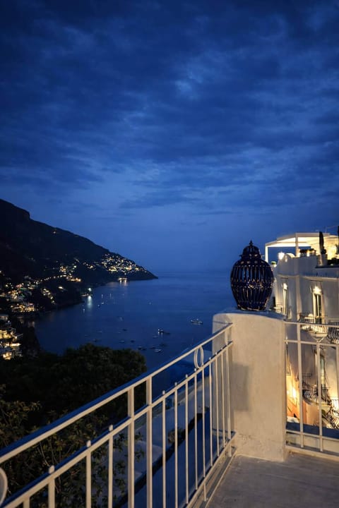 House, 3 Bedrooms, Balcony | Property grounds