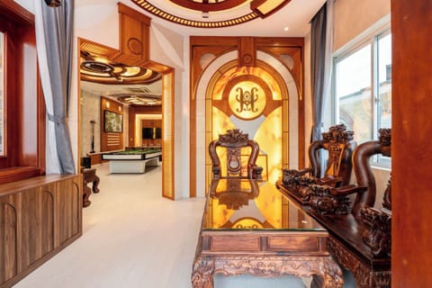 Luxury Villa, City View | Interior