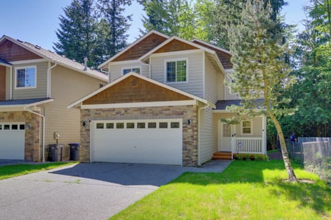 Everett Vacation Rental | 4BR | 2.5BA | 2,220 Sq Ft