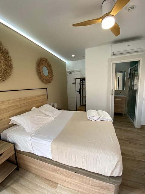 Superior Double Room | Laptop workspace, free WiFi