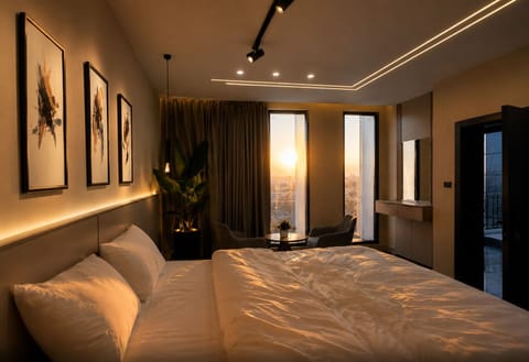 Blackout drapes, WiFi (free)