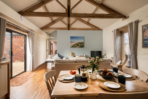 Owls Roost - Living space