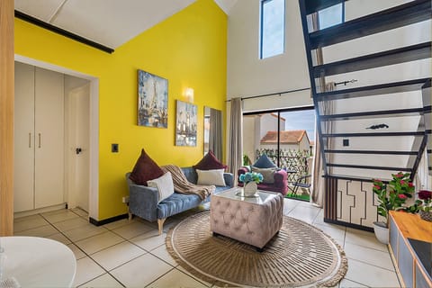 Apartment, 2 Bedrooms, Patio | Living area