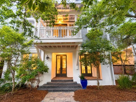 Maison Barrett — four-story sanctuary in the heart of Rosemary Beach
