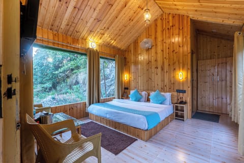 Luxury Cottage | Desk, free WiFi