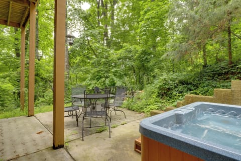 Pigeon Forge Vacation Rental | 2BR | 2BA | 1,300 Sq Ft