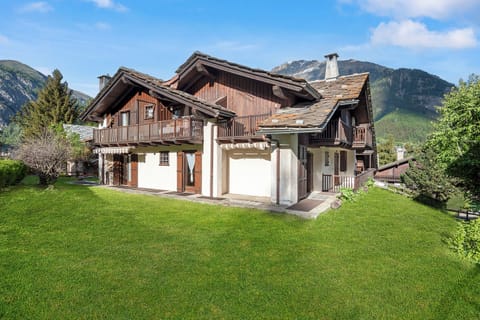 Family Apartment, 2 Bedrooms, Microwave (Family Apartment Steps From Ski Lifts) | Exterior