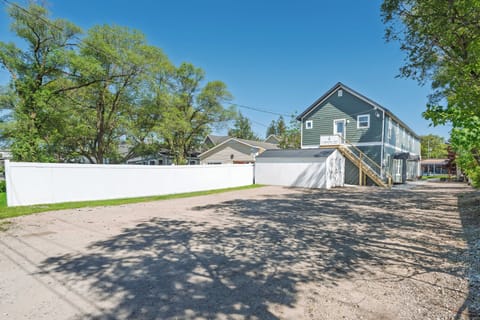 Spacious on-site parking gives guests easy access to the Timberline Collection.