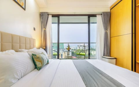 Deluxe Apartment, Balcony, City View | Laptop workspace, free WiFi