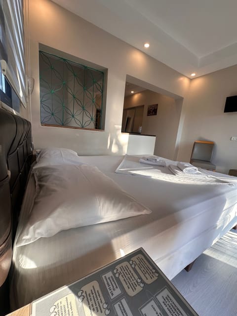 Triple Room, Balcony, Garden View | WiFi (free)