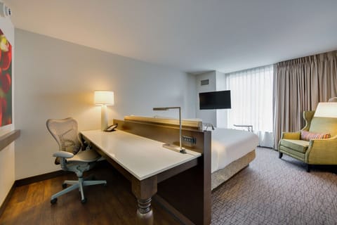 Premium Room, 1 King Bed | In-room safe, desk, laptop workspace, blackout drapes