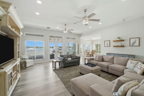 House, Multiple Beds (The Doc Beach House) | Living area