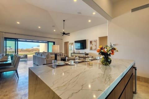House, Multiple Beds, Ocean View (Casa Vista Diamante) | Dining