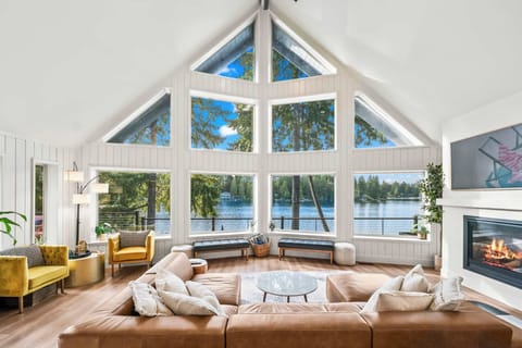 |Crystal Waters by Boutiq Luxury Vacation Rentals | Grapeview, Washington