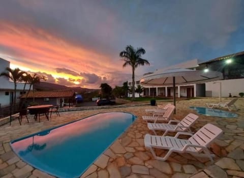 2 outdoor pools