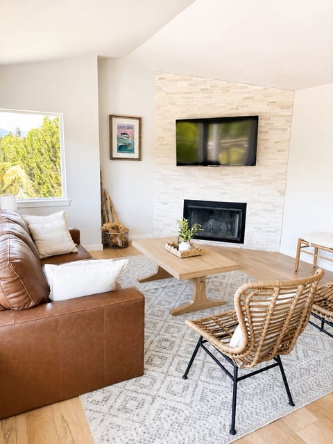 Cozy yet modern living room  