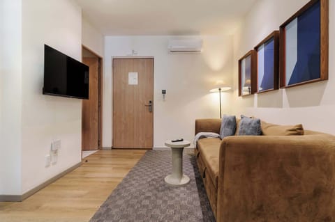 Bright living area with a welcoming atmosphere.
