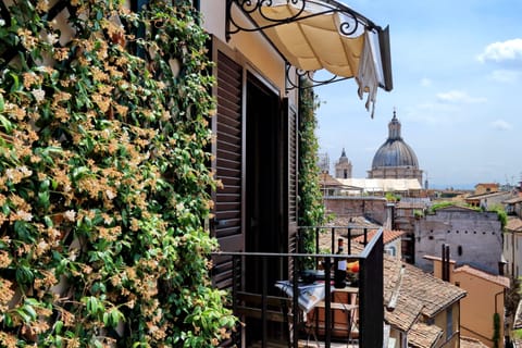Deluxe Double Room, Balcony | Soundproofing, free WiFi