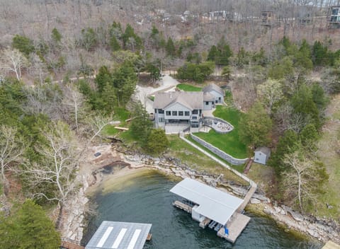 210 foot of private shoreline