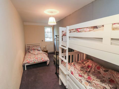4 bedrooms, WiFi (free), individually decorated, individually furnished