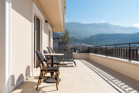 Deluxe Apartment | Terrace/patio