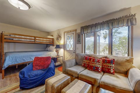 Cabin, Multiple Beds, Mountain View (Deer Mountain Lodge South) | Interior