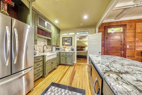 House, Multiple Beds, Garden View (Durst Haus) | Private kitchen