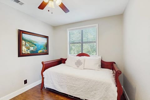 House, Multiple Beds (Granite Getaway) | 4 bedrooms, individually decorated, individually furnished, bed sheets