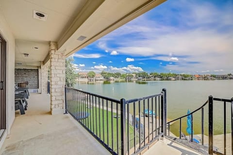 House, Multiple Beds (Oak Rock Point) | View from room