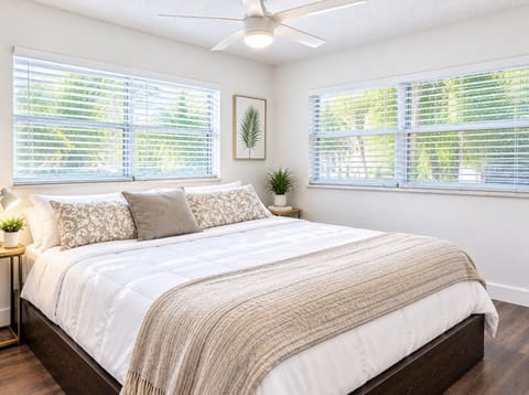 MASTER ROOM