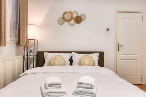 Comfort Apartment, Kitchen | Blackout drapes, iron/ironing board, free WiFi
