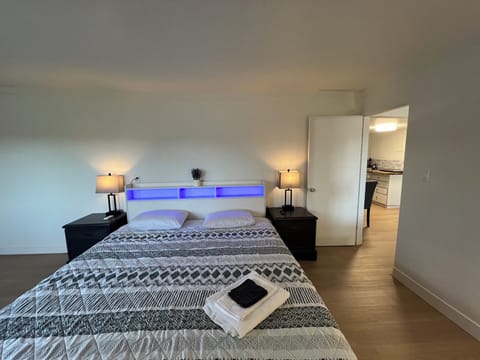 Deluxe Suite, Multiple Beds, Lake View | Desk, laptop workspace, WiFi (free)