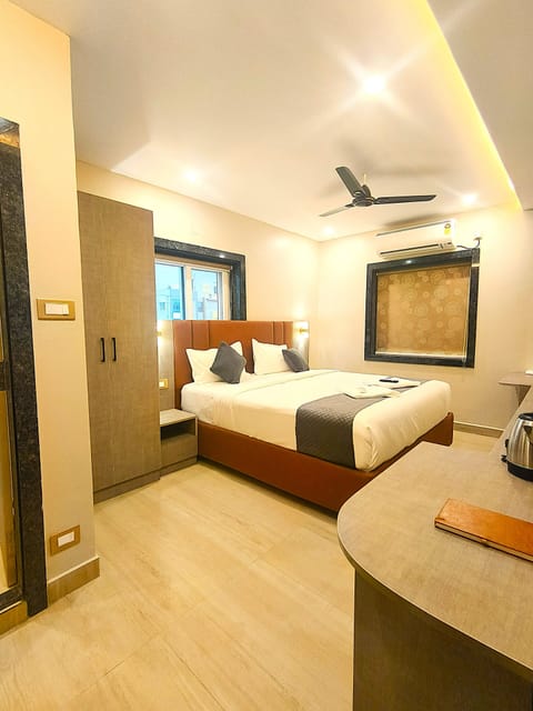 Standard Double or Twin Room | Desk, laptop workspace, WiFi (free)