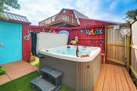 Fredericksburg Vacation Rental | 2BR | 2BA | 1,400 Sq Ft