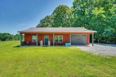 Grand Rivers Vacation Rental | 2BR | 1BA | 990 Sq Ft | Threshold Step to Enter